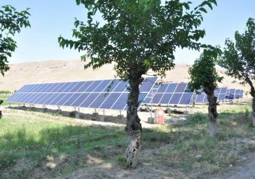 Sistema de bomba solar de 45 kW no Uzbequistão
    