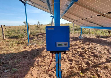 Sistema de bomba solar de 3,7 kW no Brasil
    
